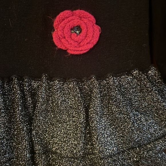 Two girls sweater dresses size 5 - Picture 6 of 8